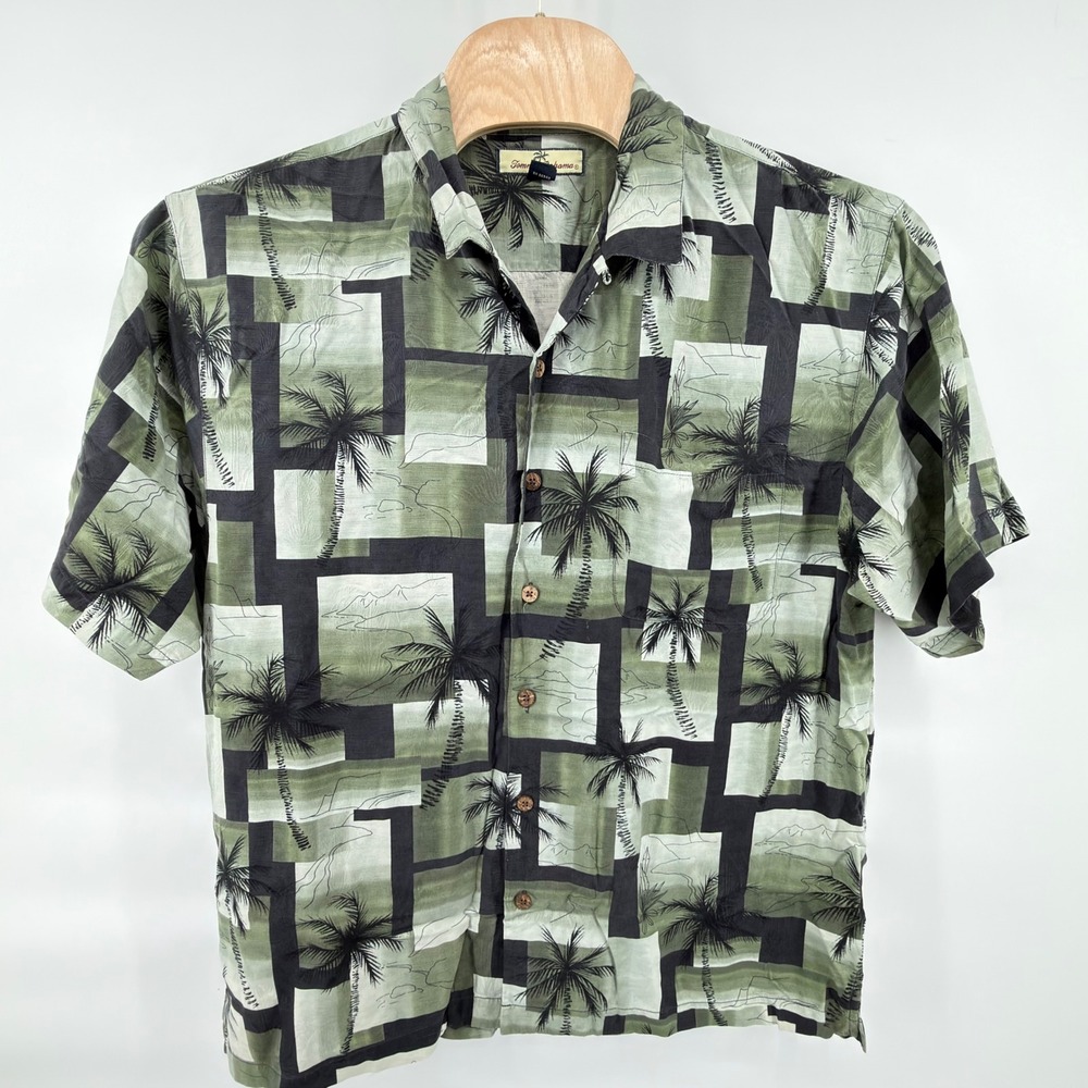 Tommy Bahama Button Front Shirt Mens XL Green Black White Silk Palm Tree Print